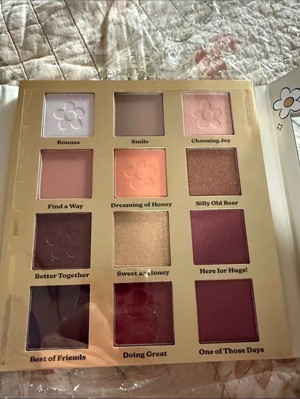 Disney Winnie the Pooh Eyeshadow Palette with 9 Bright Multicolor Socks NWOT